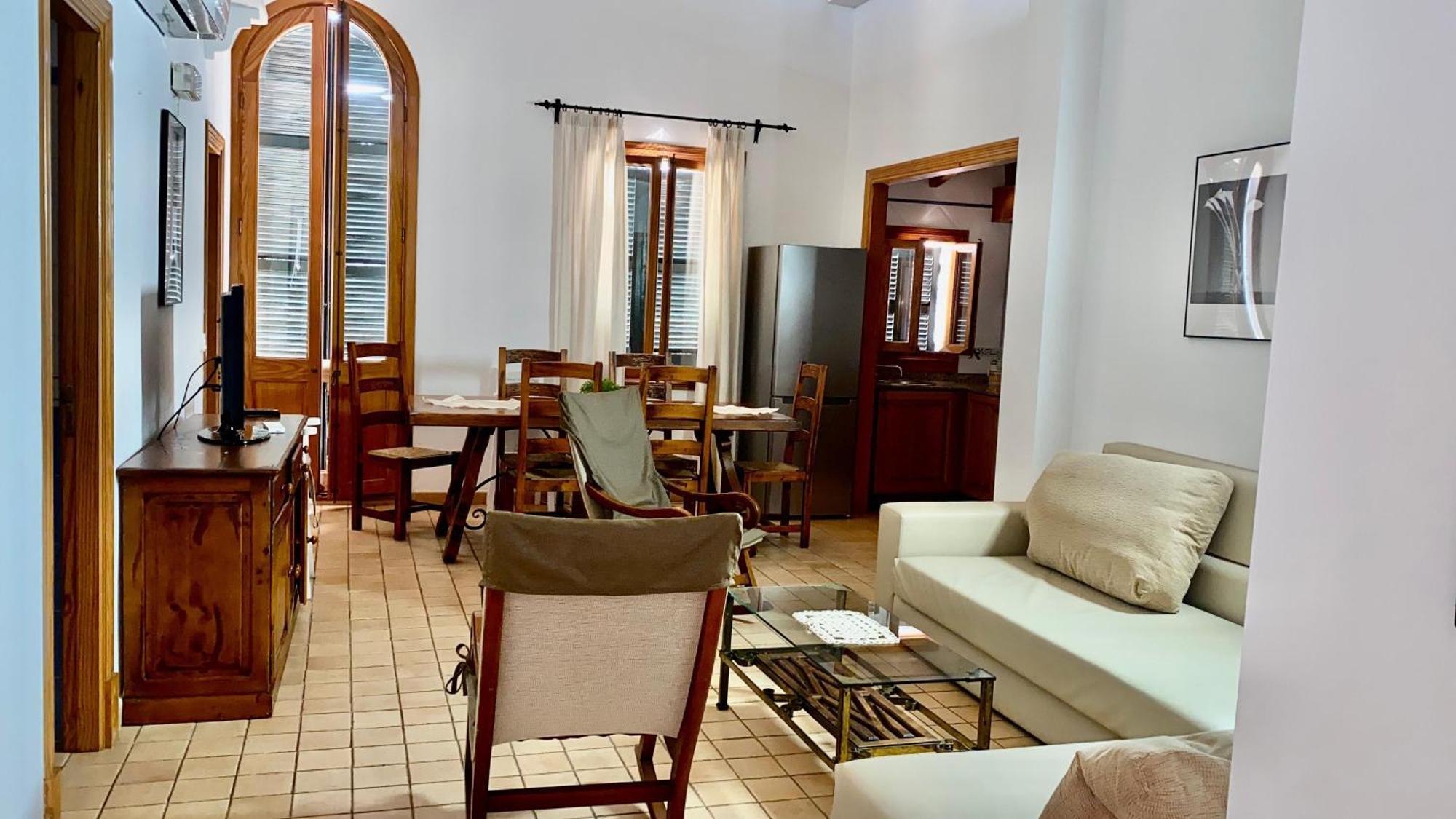 Puerto De Pollensa And Apartments, With Private Mountain Ideal For Runners, Trailers,near Approximately 5 Minutes Walking, Unique Experience In A Ullal Old Typical Mallorca House With Private Mountain And Near To The Beac Appartement Port de Pollença