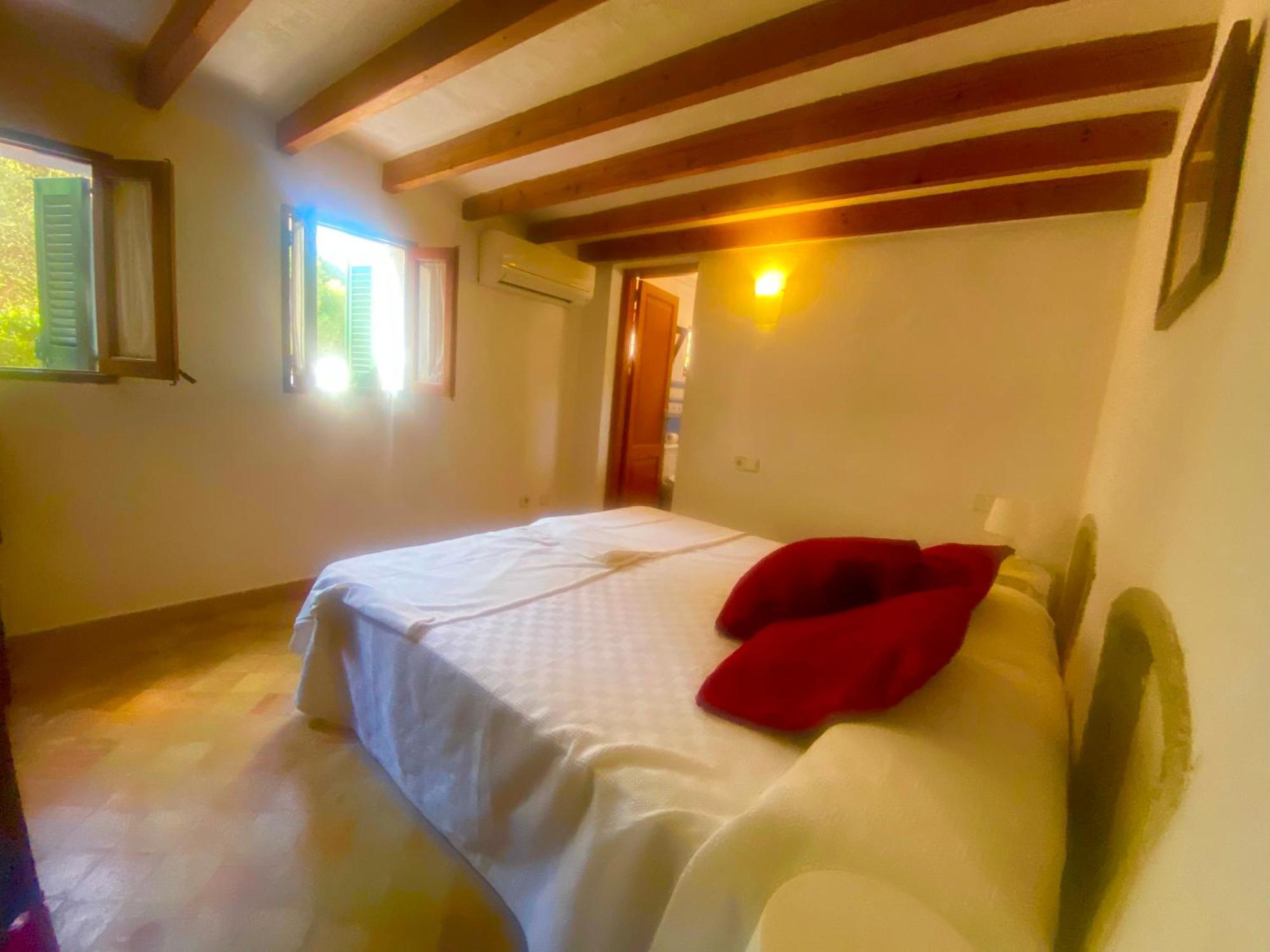 Appartement Puerto De Pollensa And Apartments, With Private Mountain Ideal For Runners, Trailers,near Approximately 5 Minutes Walking, Unique Experience In A Ullal Old Typical Mallorca House With Private Mountain And Near To The Beac *