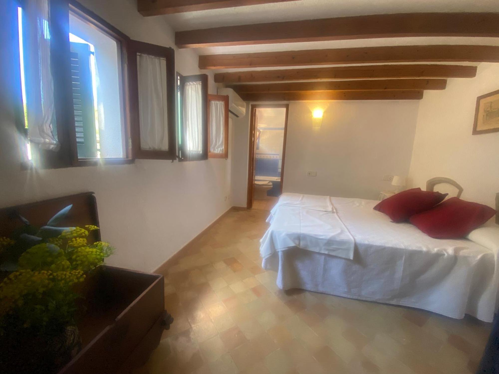 Appartement Puerto De Pollensa And Apartments, With Private Mountain Ideal For Runners, Trailers,near Approximately 5 Minutes Walking, Unique Experience In A Ullal Old Typical Mallorca House With Private Mountain And Near To The Beac Port de Pollença