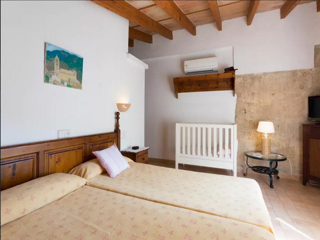 Puerto De Pollensa And Apartments, With Private Mountain Ideal For Runners, Trailers,near Approximately 5 Minutes Walking, Unique Experience In A Ullal Old Typical Mallorca House With Private Mountain And Near To The Beac *