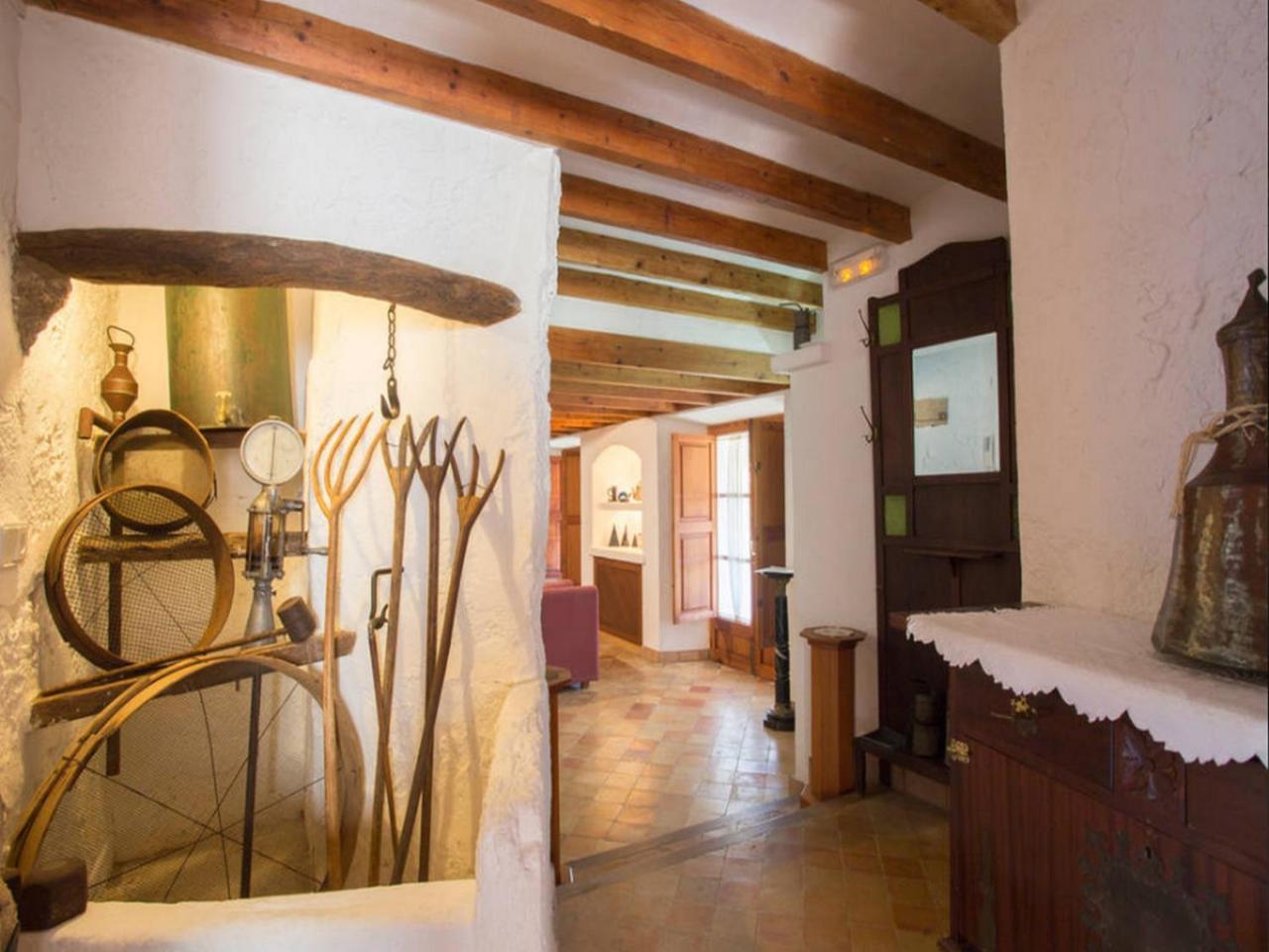 Appartement Puerto De Pollensa And Apartments, With Private Mountain Ideal For Runners, Trailers,near Approximately 5 Minutes Walking, Unique Experience In A Ullal Old Typical Mallorca House With Private Mountain And Near To The Beac Port de Pollença