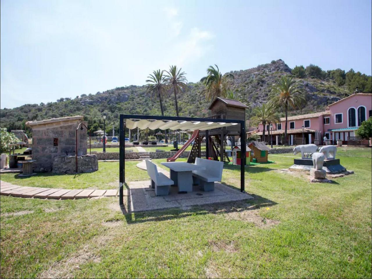 Puerto De Pollensa And Apartments, With Private Mountain Ideal For Runners, Trailers,near Approximately 5 Minutes Walking, Unique Experience In A Ullal Old Typical Mallorca House With Private Mountain And Near To The Beac Appartement *