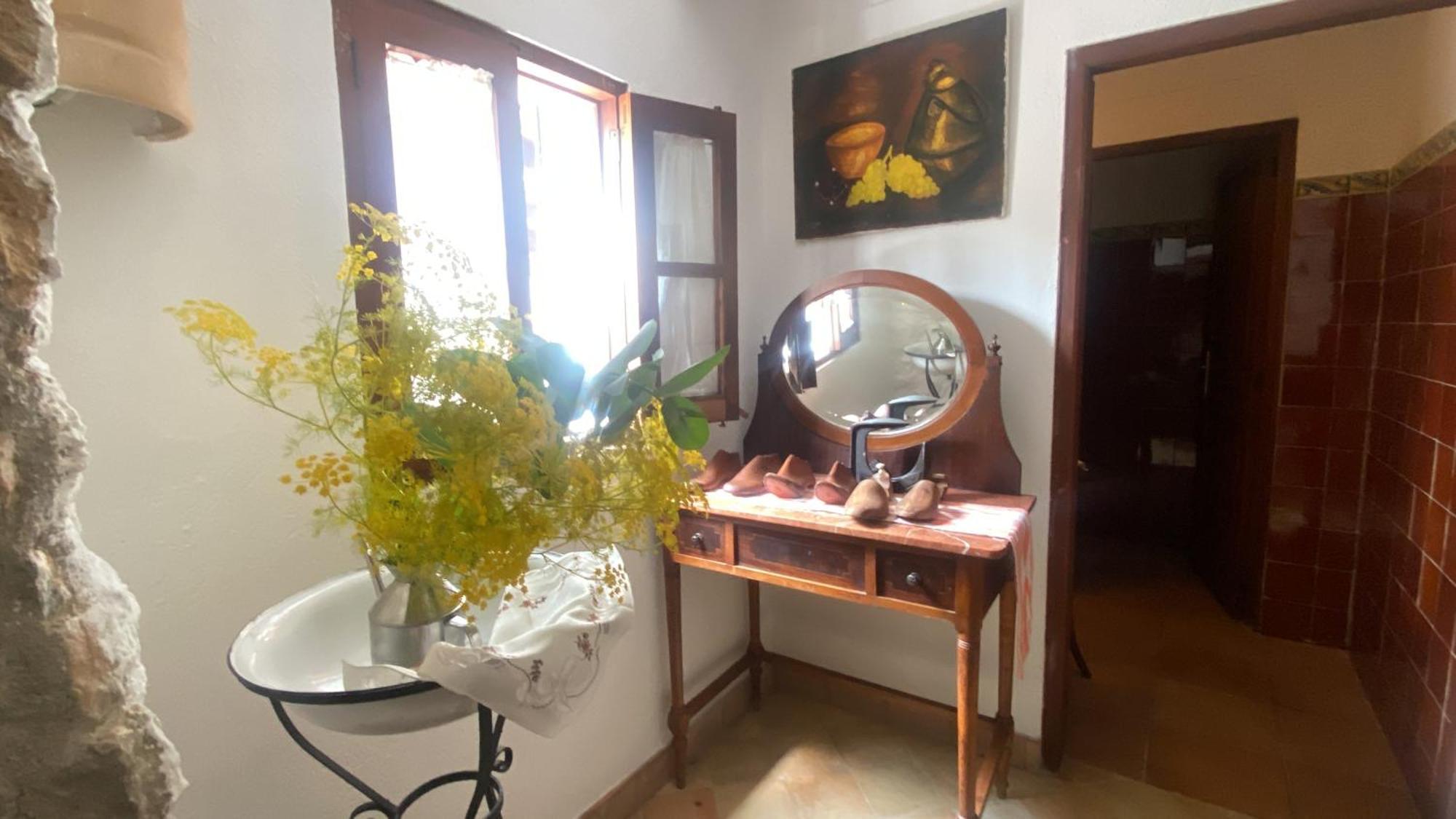 Ullal - Rural Charm Approx 73000 Meters And Outdoor Adventure Agritourism With Private Mountain Path Approximately 5 Minutes Walking From The Ideal For Relaxation *