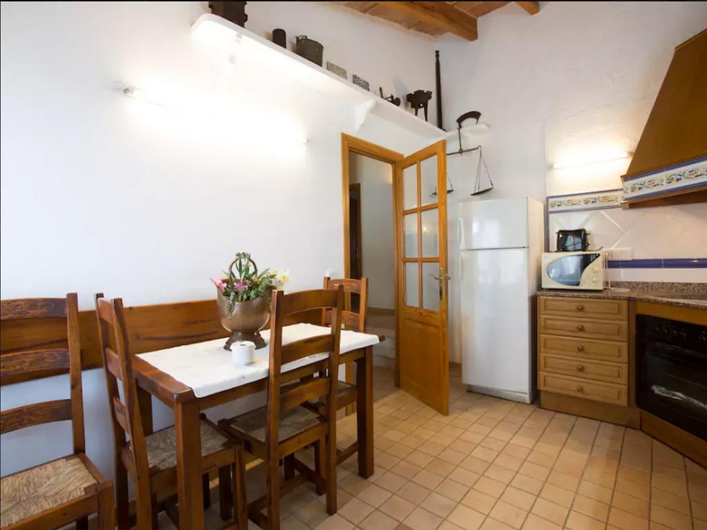 Puerto De Pollensa Villa: Mountain Retreat Near Port de Pollenca